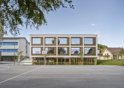 Construction d'une nouvelle école à Nant